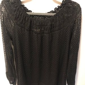 Max Studio - Lace sleeves - undercover slip Tunic